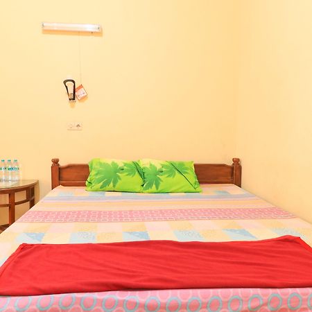 Penginapan Pondok Rizqi Syariah Brebek Extérieur photo