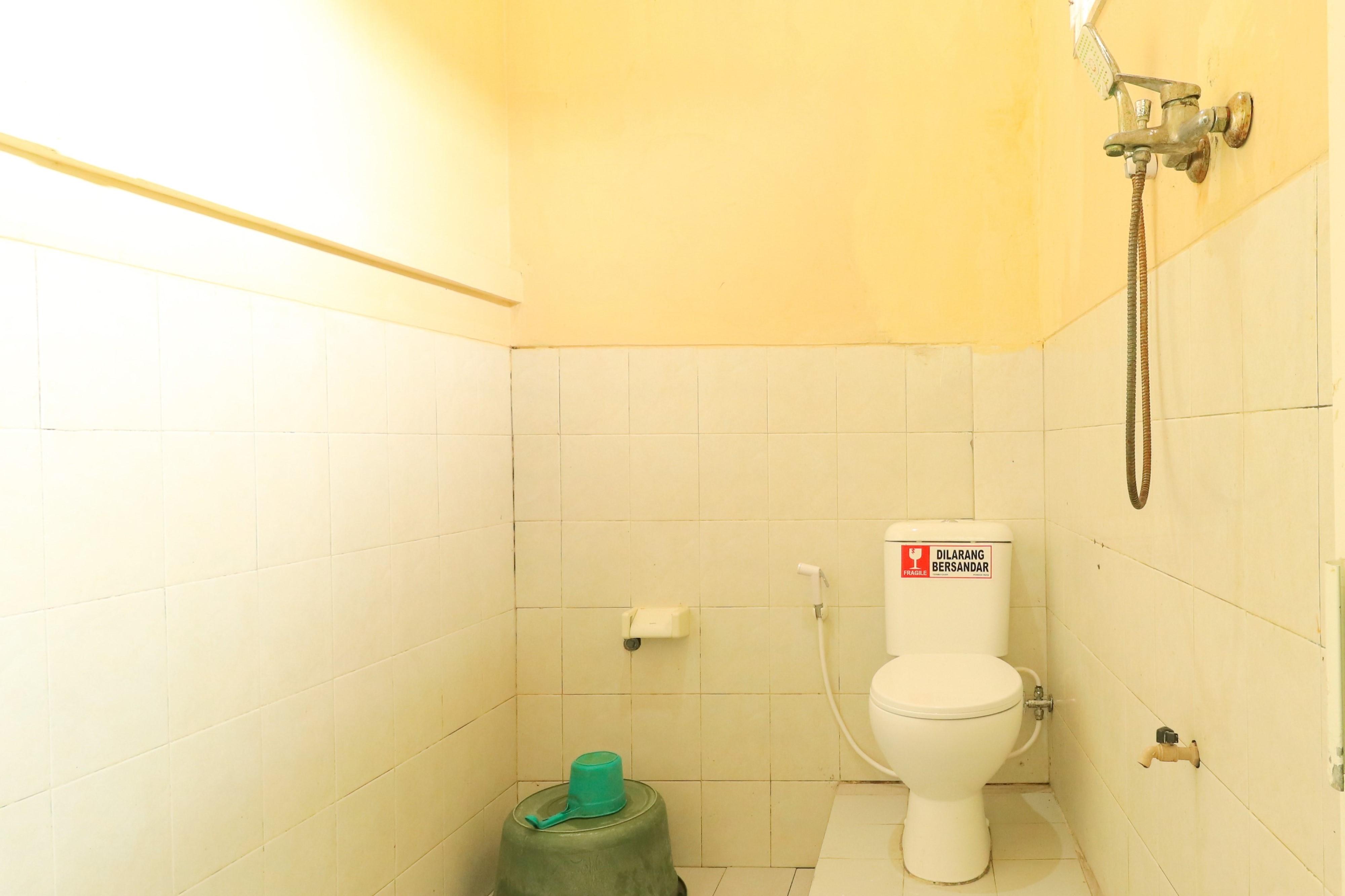 Penginapan Pondok Rizqi Syariah Brebek Extérieur photo