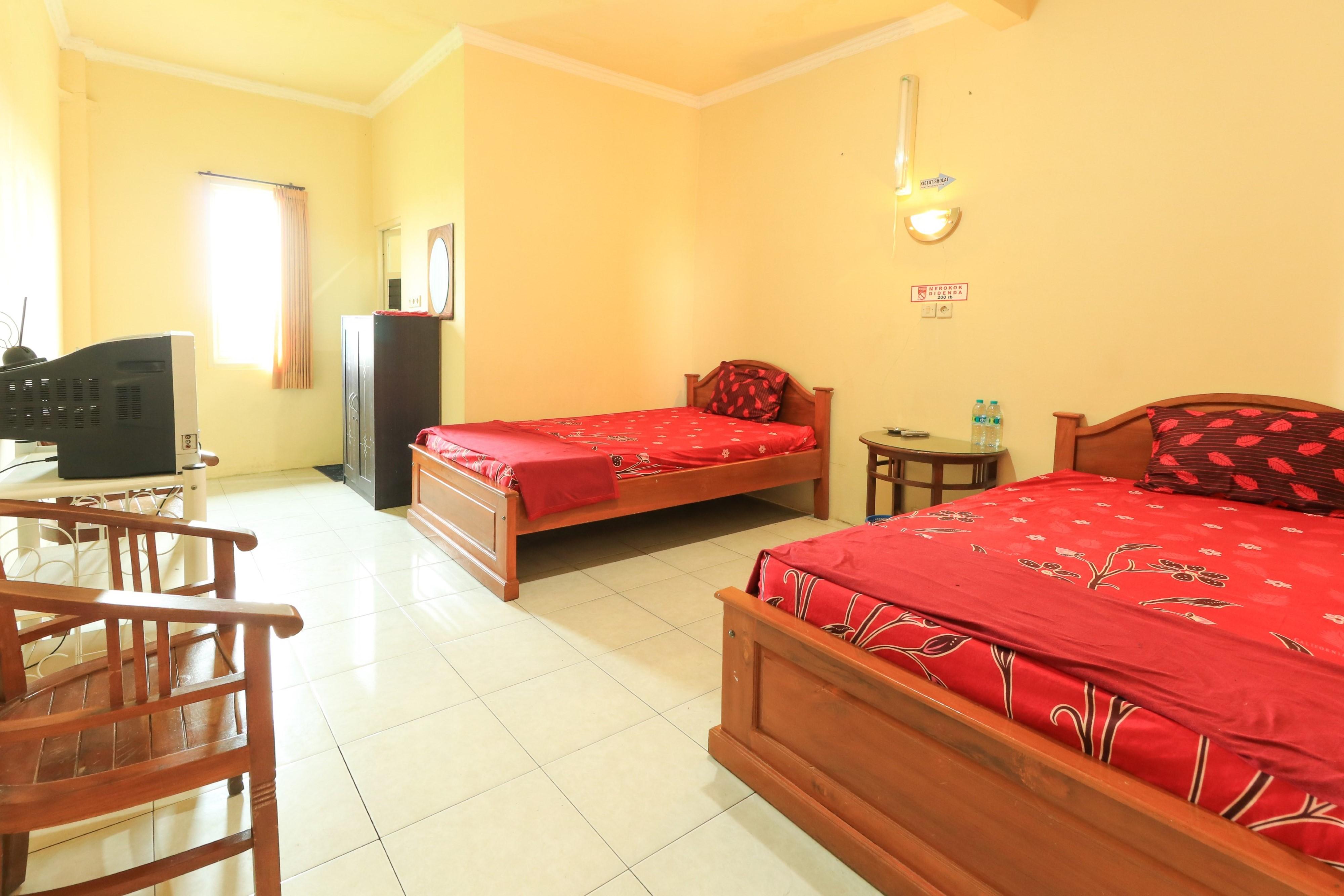 Penginapan Pondok Rizqi Syariah Brebek Extérieur photo