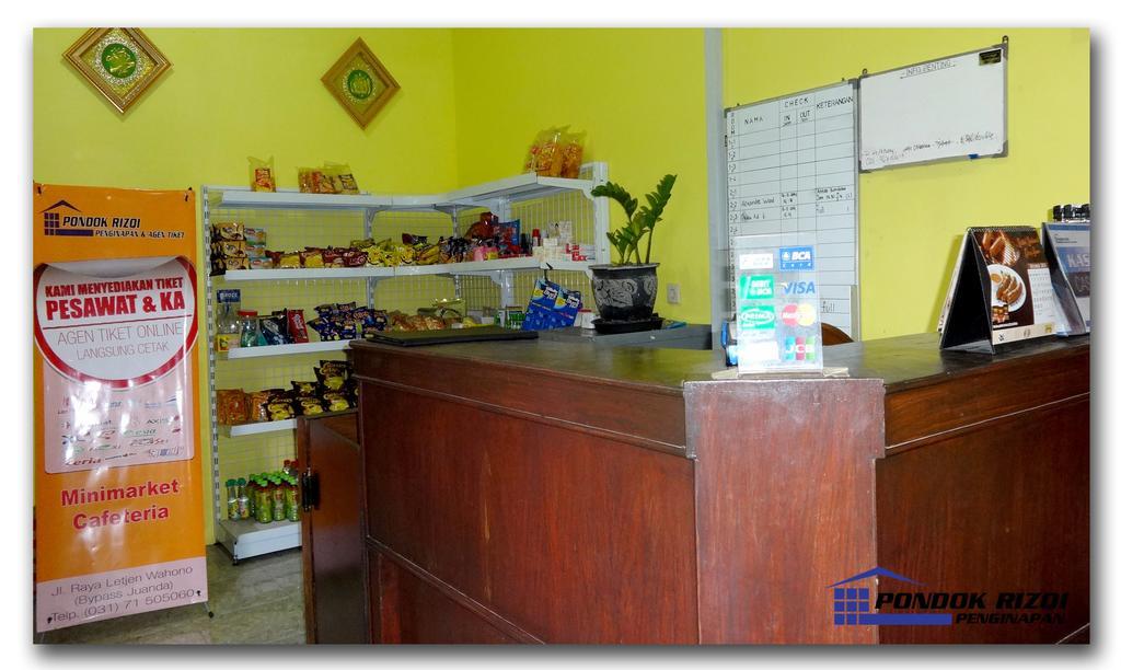 Penginapan Pondok Rizqi Syariah Brebek Extérieur photo